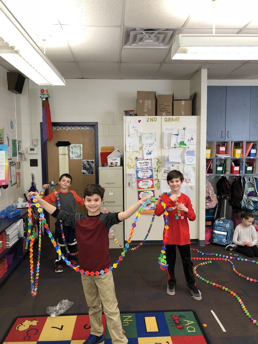 Miss_Heigel's tweet photo. Today we visited other 2nd grade classrooms to do different STEM activities. WE LOVED IT! 🧠 ⭐️ https://t.co/vK3fbUHLKm
