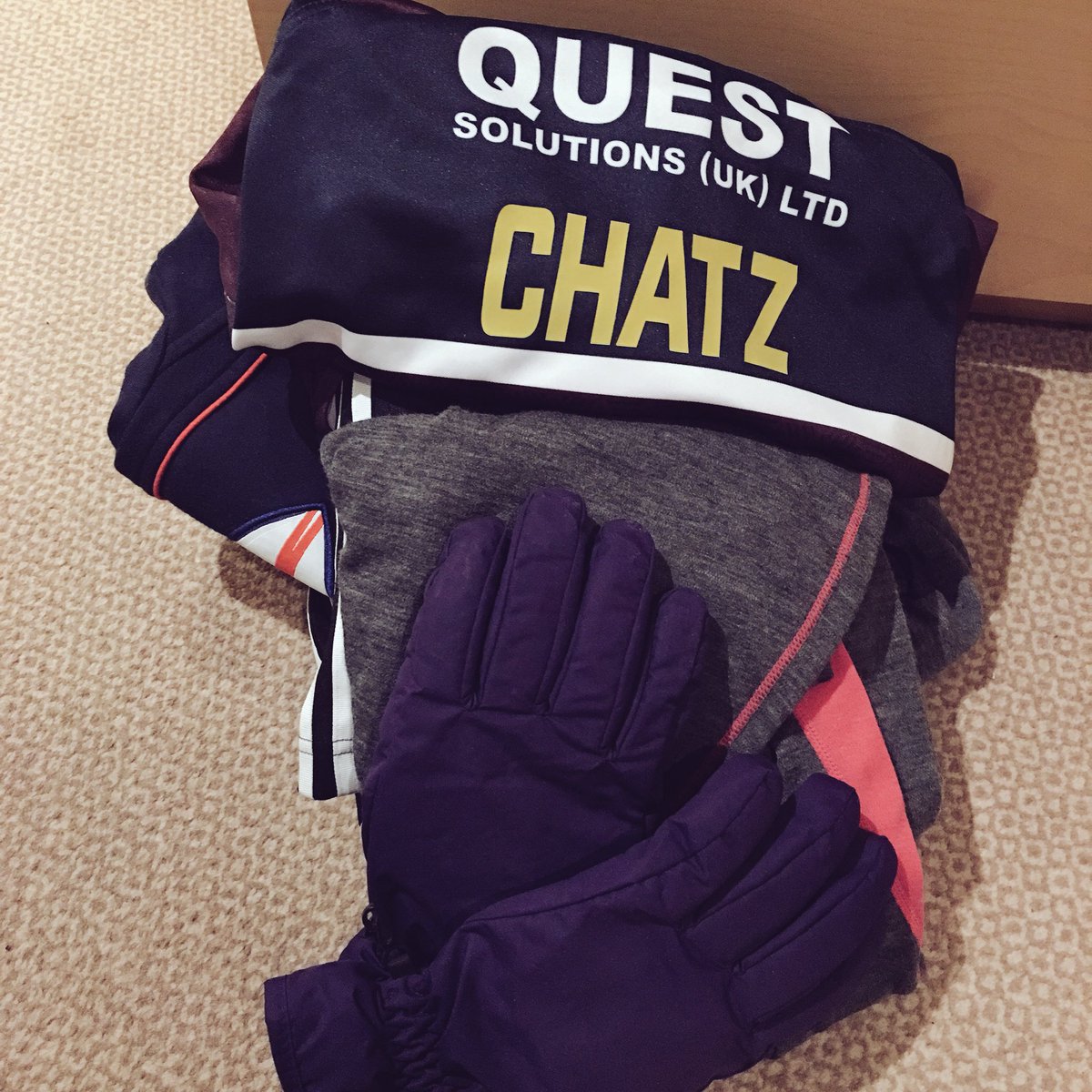 GracieVCO's tweet photo. All set for tomorrow. #andsoitbegins #byebyeoffseason #hellosuperleague #skiinggloves #thermals #nottakinganychances #teamchatz 💙💛 #MOT #bestsportintheworld #leedsrhinos https://t.co/vipvtWtnch