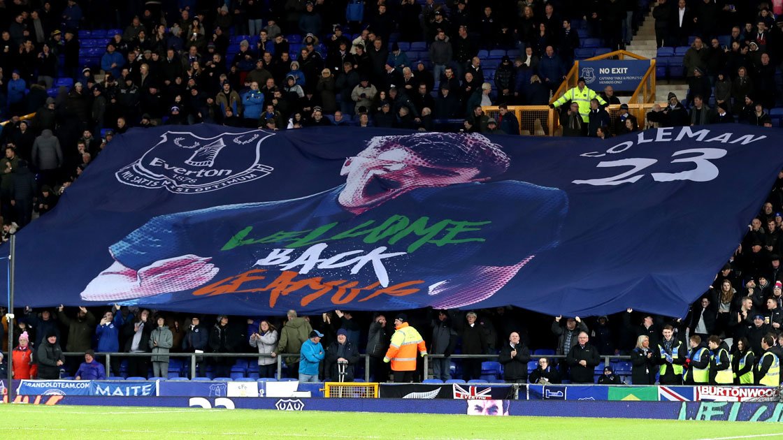 Everton's tweet photo. 👏 | Seamus Colemans beats his chest and salutes the Gwladys Street before leaving the pitch. What a performance on his return!

#WelcomeBackSeamus 💙 https://t.co/PTCU8Dw2Rz