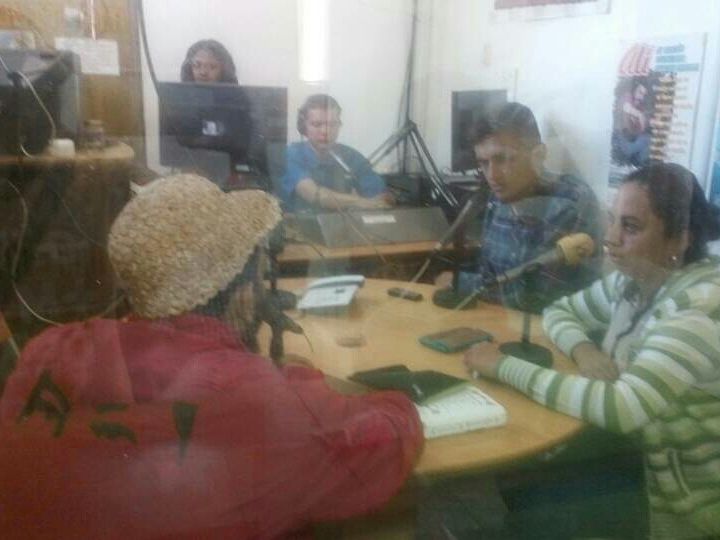 Misionrstachira's tweet photo. Gracias al compañero .@willianpamatala quien nos honró con su presencia en la emisora para resaltar el trabajo que se hace en frontera con #MoBiPaz #Tachira #Venezuela .@MRobertSerra .@Mayesocialista
#JuntosPodemosMas #VamosNico 👏👏👏👏👏 #RobertSerraVive #RobertLealtadChavez https://t.co/zq9lgiIRKI