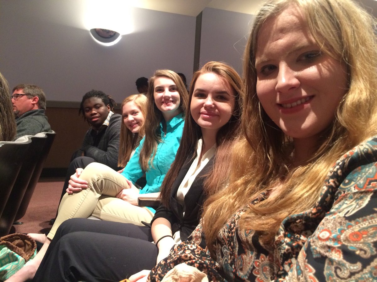 leslierg's tweet photo. MHS FBLA having fun at CTE Day on the Hill! @TCBOE @youngedu @MunfordHigh #alabamacteonthehill2018 https://t.co/6yV6SJ6Uh6