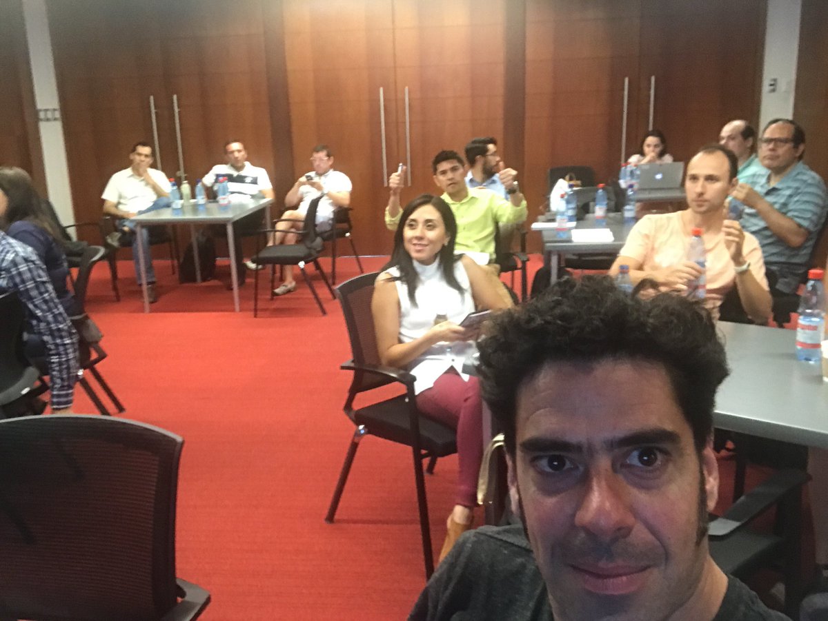 Empezando una sesión más de <a href="/foundingchile/">Founder Institute CL</a> <a href="/amigojean/">Jean Boudeguer</a> <a href="/pabloambram/">Pablo Ambram</a>