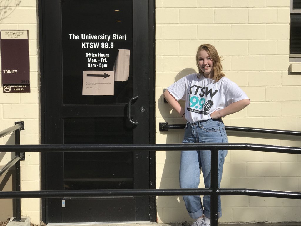 annecaylincox's tweet photo. We 💗 extracurriculars!! Tune into KTSW 89.9 for your daily dose of The Other Side of Radio 📻, with specialty shows, sports, and good music!! Also check out the @KTSW_899 twitter! #FDOM18 #TXST https://t.co/DAtE84IRkJ