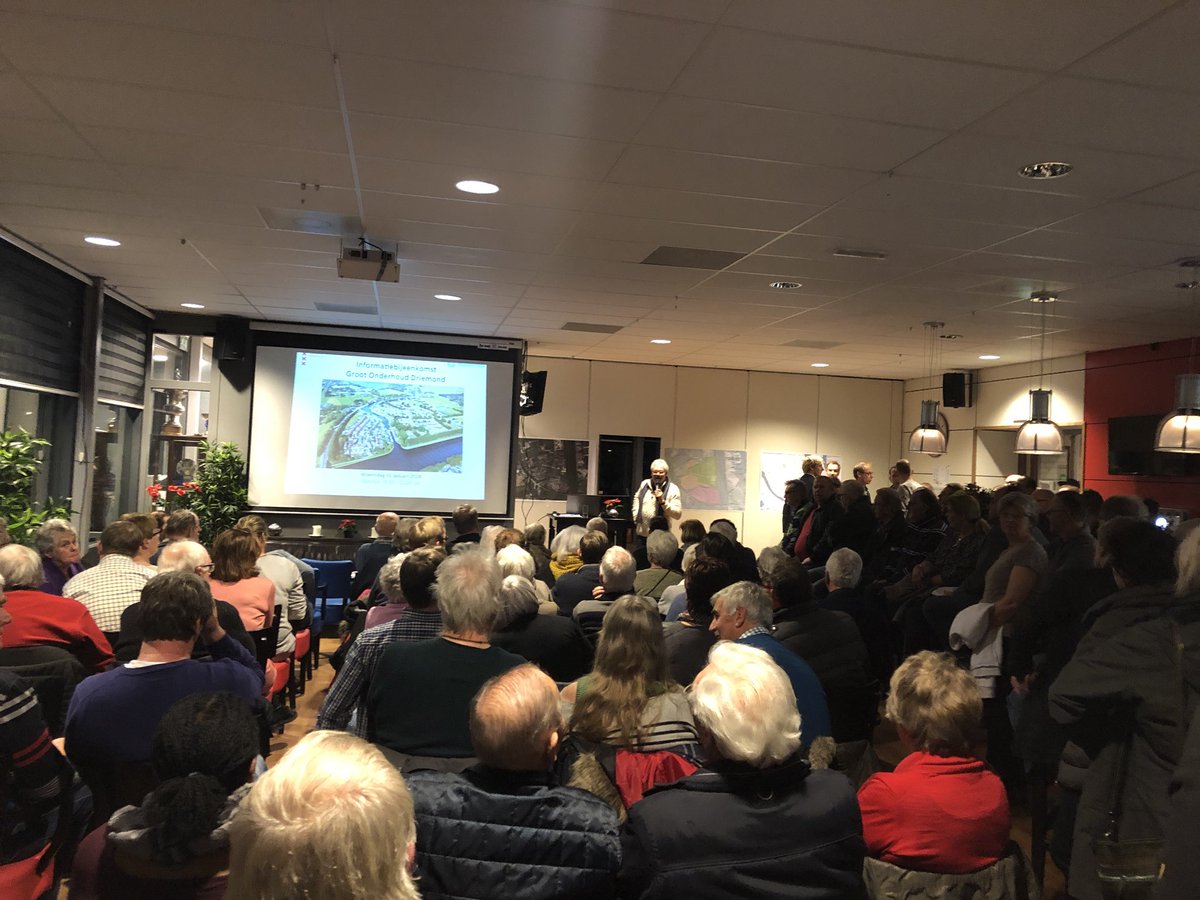 We gaan #Driemond opknappen. Een nog mooiere openbare ruimte conform de Pucini-leidraad van Amsterdam. Uitleg aan Driemonders vanavond over inhoud en fasering van dit mooie project: o.a. nieuwe straten en stoepen. In 2020 klaar. Veel blije gezichten. 😊