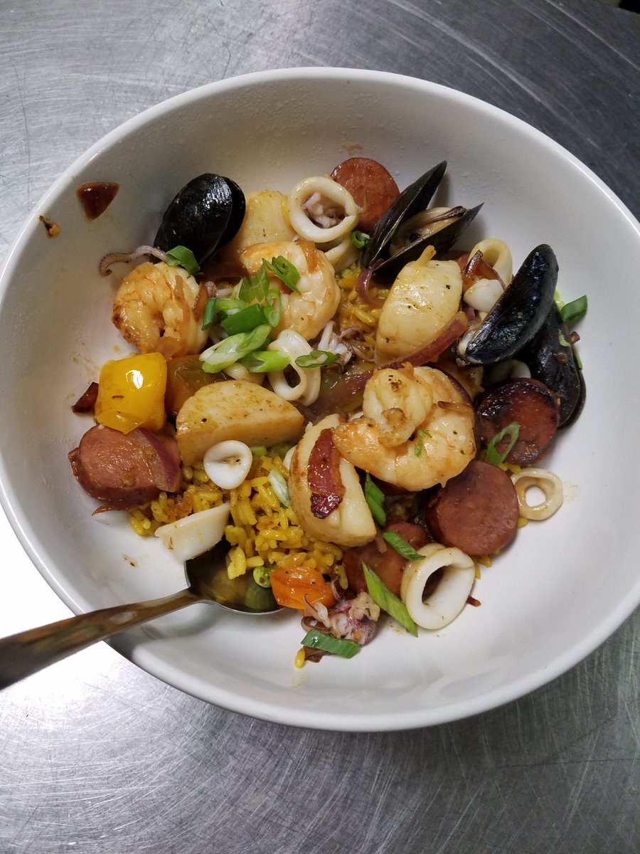 Isabelles_FL's tweet photo. Everyone should try our Seafood Paella just once. You know you want to!!
#pinellas #gulfportfl #paella #centralflorida #stpetebeach https://t.co/AKNgtrCsXu