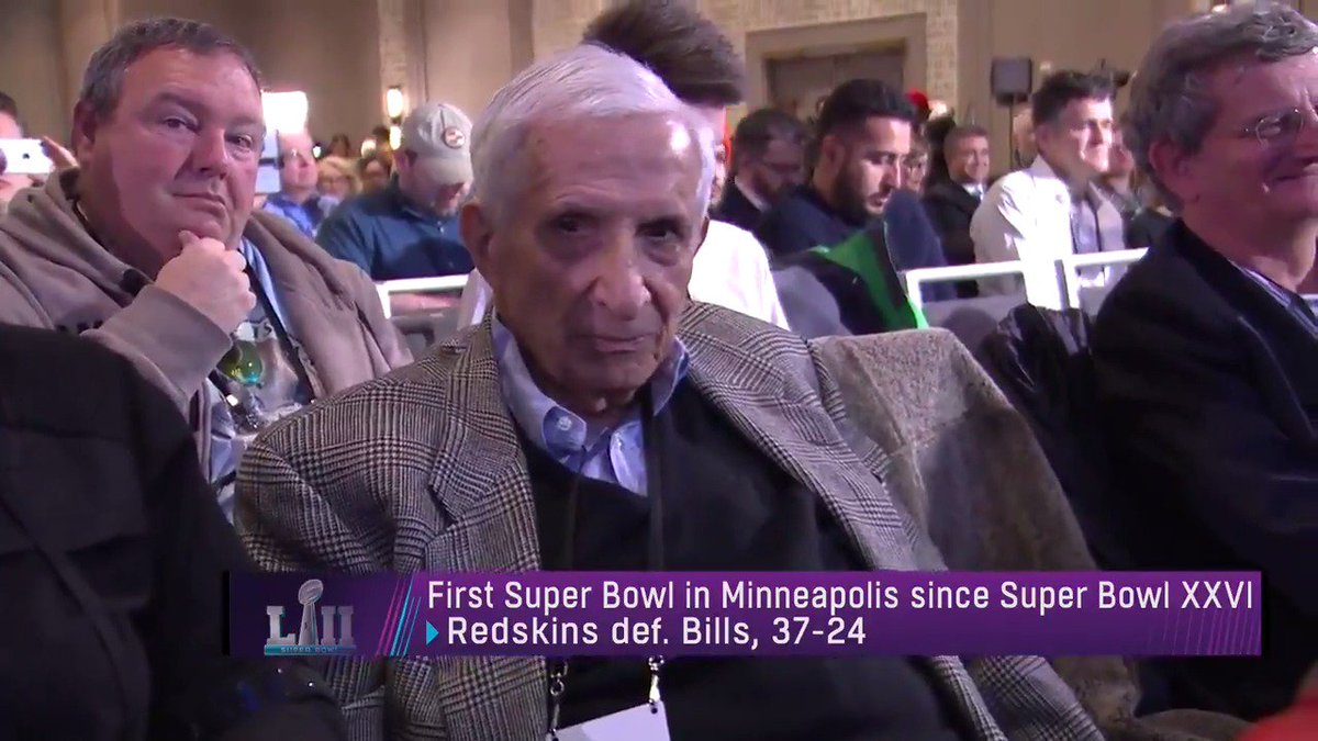 Even at 98 years old, @SidHartman is still getting it done.  📺: @NFLNetwork https://t.co/MH8k7ao79A