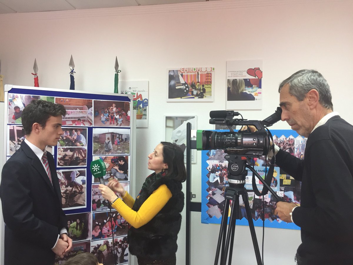 siyakulaproject's tweet photo. Today, we spoke to @canalsur about our project, together with different aged students who spoke about what Siyakula meant to them and how they had contributed to it during  the last 5/6 years! @institucionsek @wealboran @sekalboran @XanderSanchez https://t.co/SVsqicwoCD