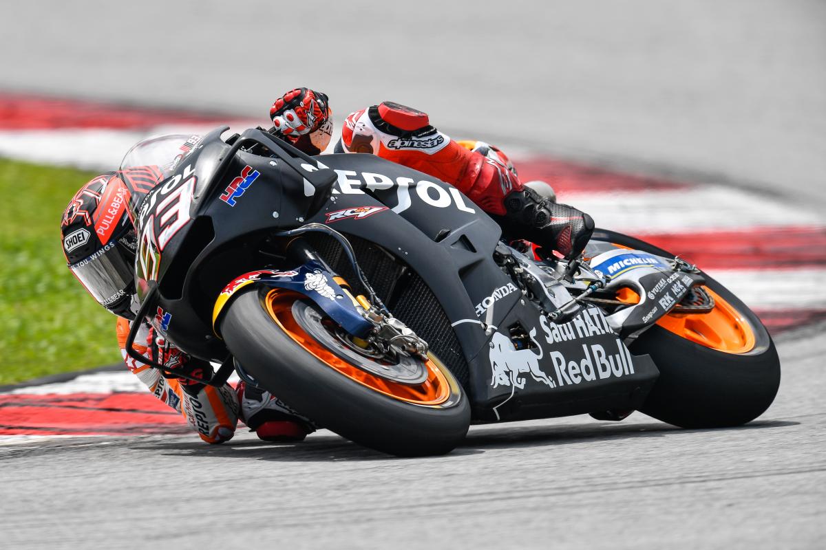 MotoGP's tweet photo. Happiness at Honda: Marquez &amp; Pedrosa satisfied with Sepang 

Both @HRC_MotoGP riders were full of positivity as the first test of 2018 came to a close

#MotoGP | 📰 https://t.co/xPTePZfN65 https://t.co/iJFEYg8TxZ