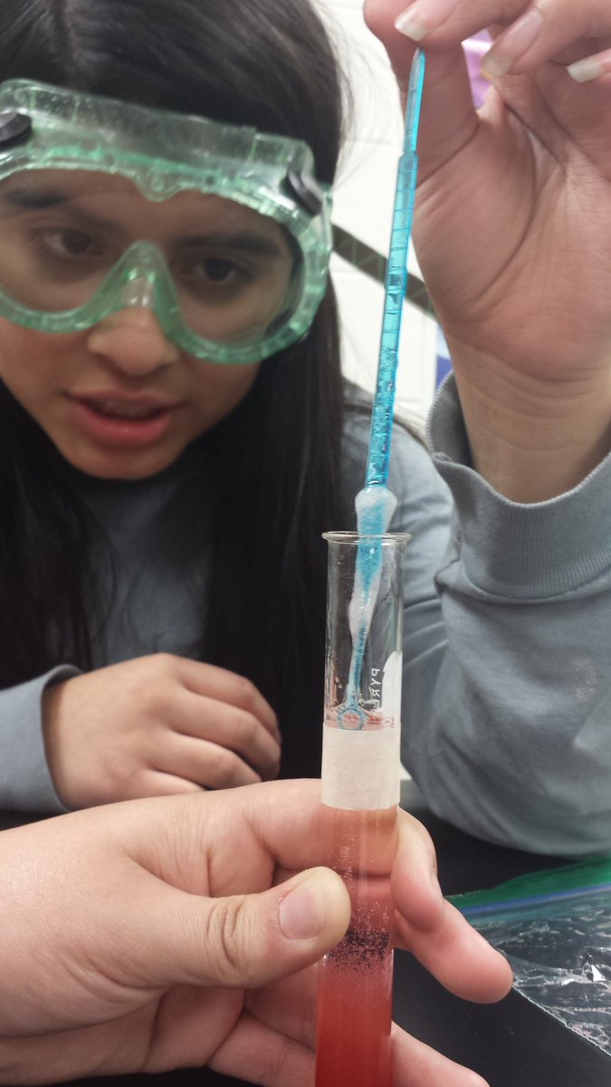 OlatheEngineer's tweet photo. Awesome day @stemgirlsolathe with @otmstigers girls #coding #omgrobots #DNA #girlsmentoring @olatheschools @littleBits @ihawke1971 @SWEtalk https://t.co/a9GFFirPkd