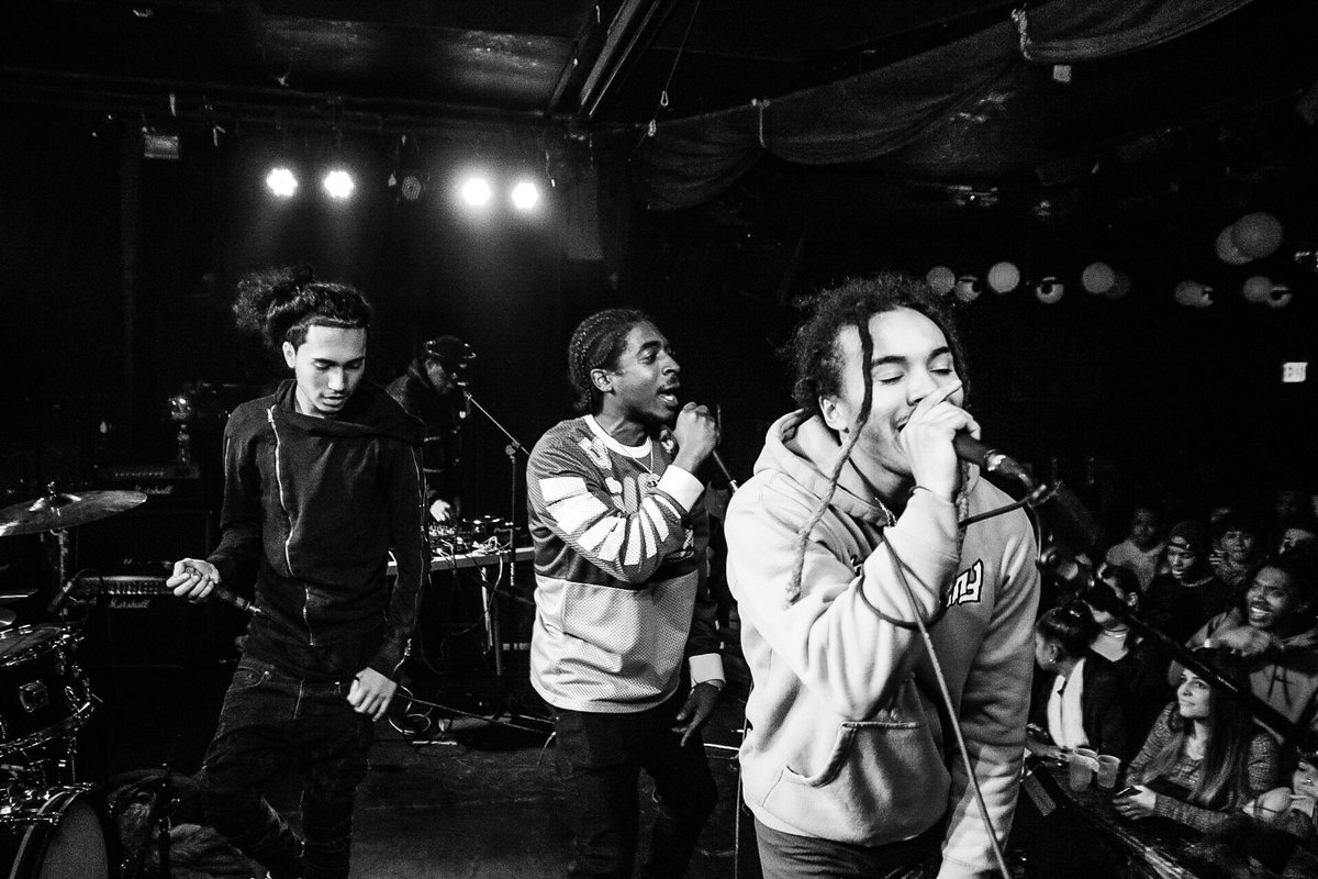 22Loveeee's tweet photo. Thank you for all the love and support we received last night and a special thanks to @ceddyjay_  More shows and music coming soon stay tuned #22Love 💜💚 https://t.co/LLNKsccANm
