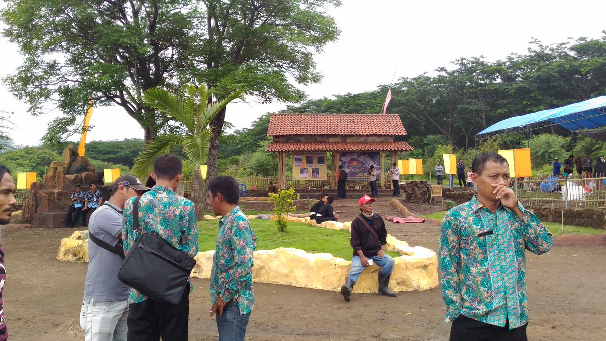 IcukS4586's tweet photo. Potensi Desa modal untuk menuju Desa Maju Masyarakat Sejahterah, Destinasi Wisata Alam Religi Walidono Kec.#prajekan Kab.#Bondowoso
#PadatKaryaTunai
#tppijawatimur
#tppibondowoso
@jokowi @EkoSandjojo @anwsanusi @fachrilabalado @taufikmadjid71 @DewantoAndry @andiono_putra https://t.co/awEM0ETIhc