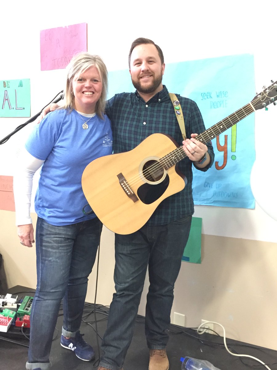 HolyTrinityLou's tweet photo. Be a PAL (Peacebuilder at Lunch) Day is always a blast! We mix it up and sit with new friends. Thanks to Tim Lickteig for playing great music &amp; Ms. Probus for organizing the event annually. #CSW17 https://t.co/IzhT52XWPE