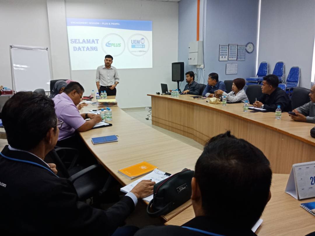 aafaizli's tweet image. Two days at two locations joint briefing for NSE’s Infra Services&apos; Head of Sections and PLUS&apos; Section Management by EPB + PLUS to provide you better services - increasing operational excellence and safety performance. #UEMEdgenta #InfraServices #PROPEL #PLUS #Safety #OE