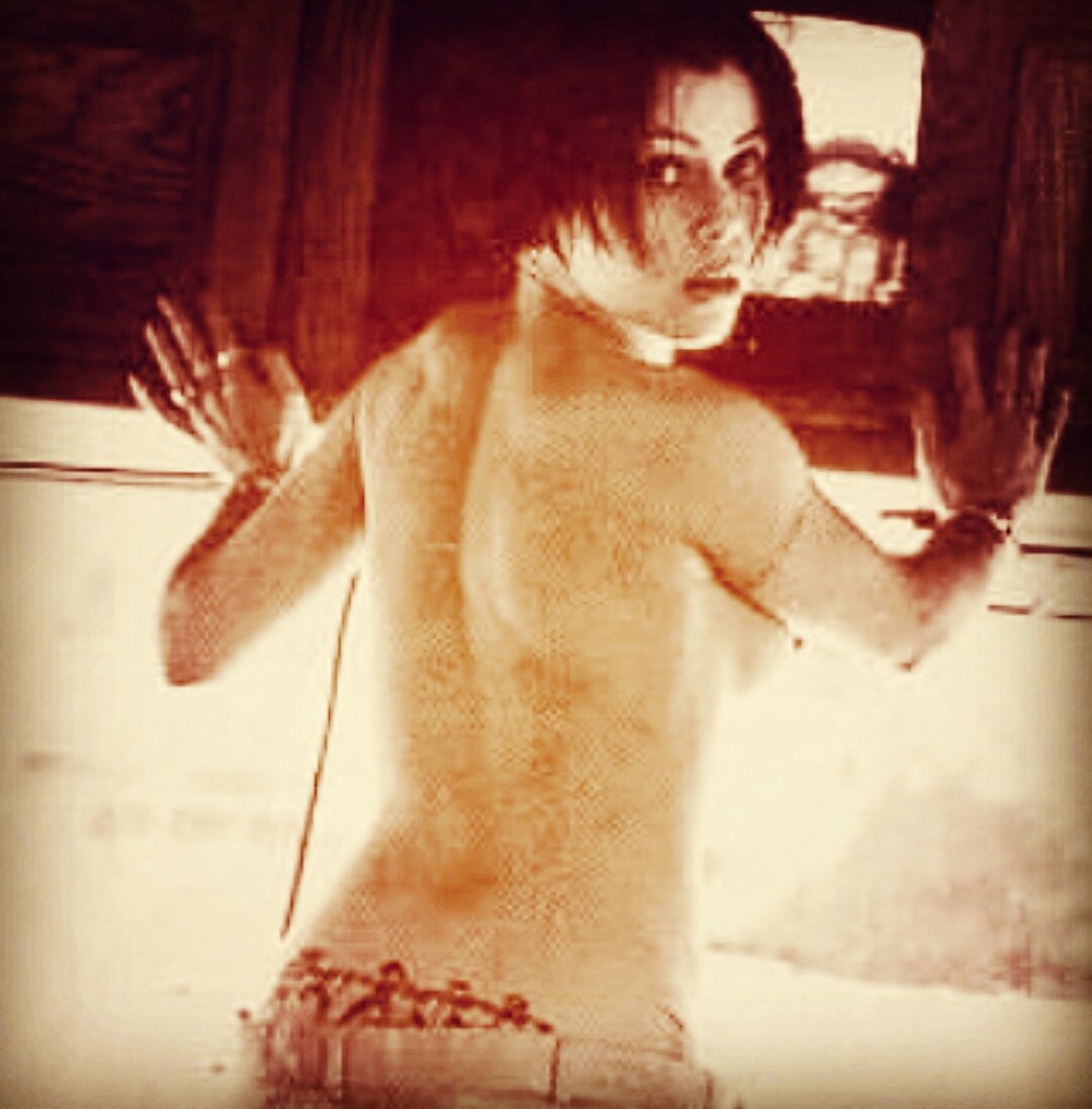 Janel Parrish Topless :: diluceinluce.eu. 