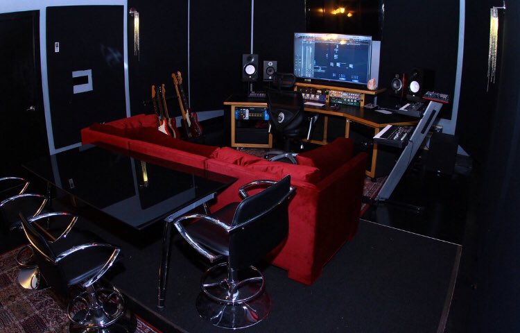 Jamnationlv's tweet image. ATTENTION ALL VEGAS: ARTISTS, PRODUCERS &amp;amp; ENGINEERS!!

Take your music to the next level with @Studio77lv 🔥🔥

Premiere recording studios right off the strip!!