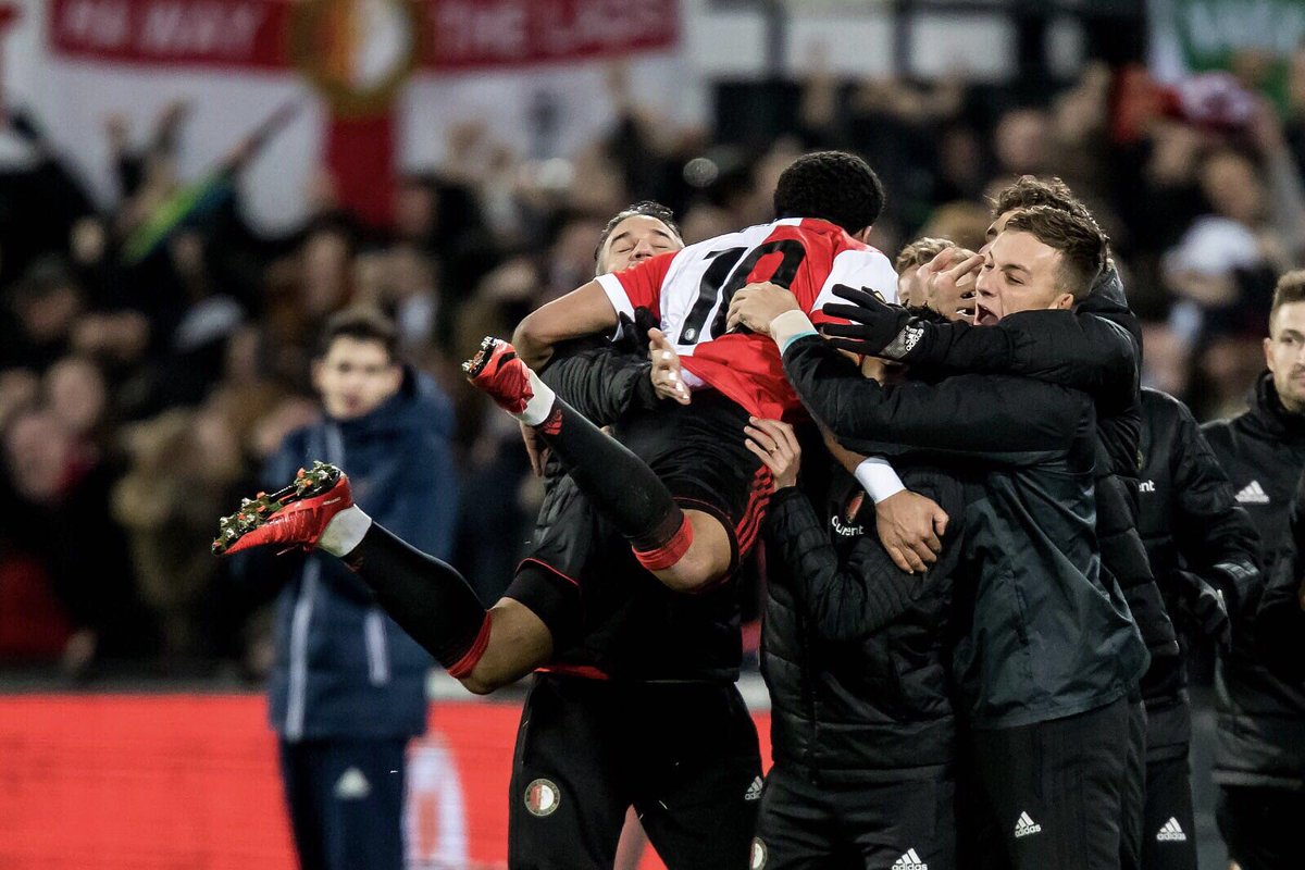 Persie_Official's tweet photo. Trots op jullie mannen! Op naar de halve finale! 

Proud of you lads! On to the semi final! 🔴⚪️ https://t.co/bvJi95MbZP