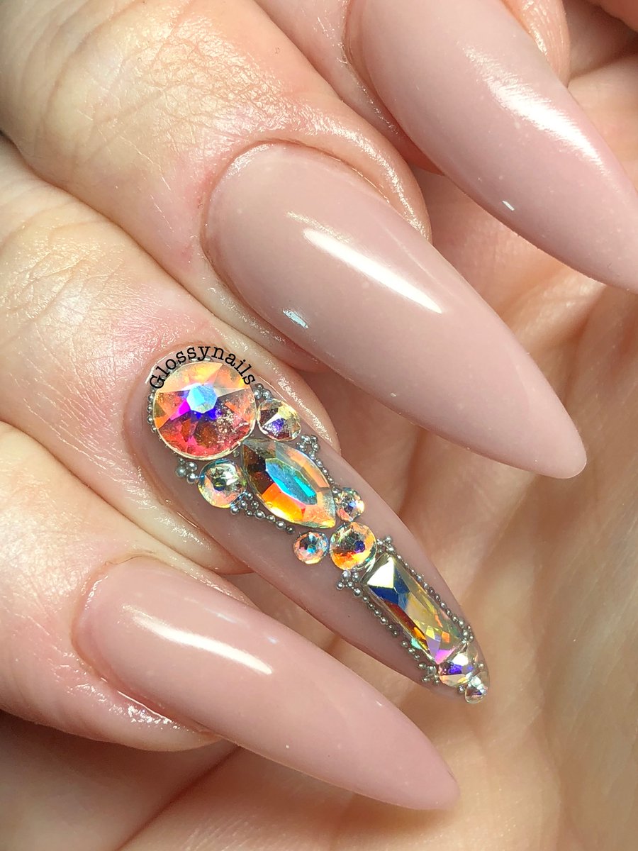 Glossynails's tweet photo. In #love with the nude look. Not to mention the @swarovski #bling 💎 #quality #custom #nails @ a private location. No #salon drama. Get in, Get out lookin like a #bossbabe 💣 https://t.co/5papxP0WZ5