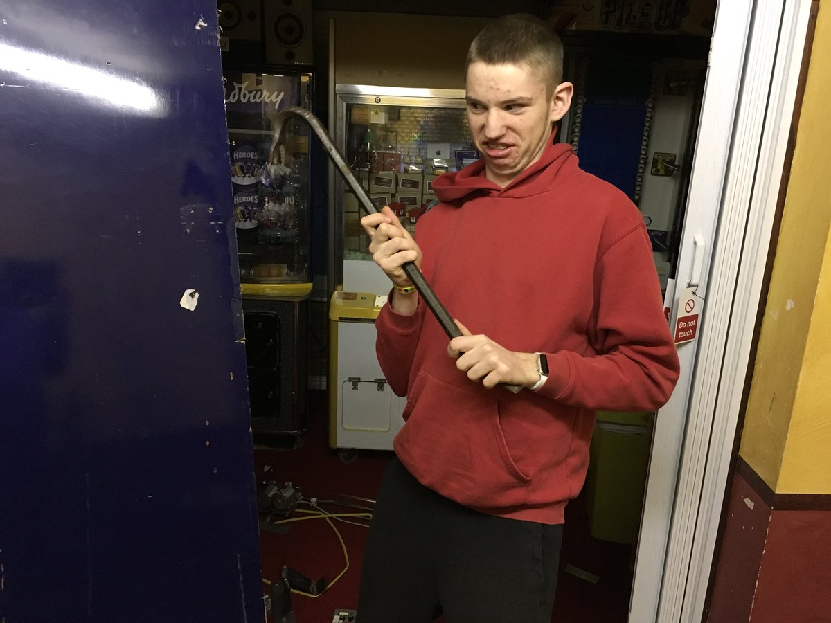 JoshClarke2002's tweet photo. This is work or not?!? Crowbars up 😂🤣 https://t.co/kx9UZVO1XJ
