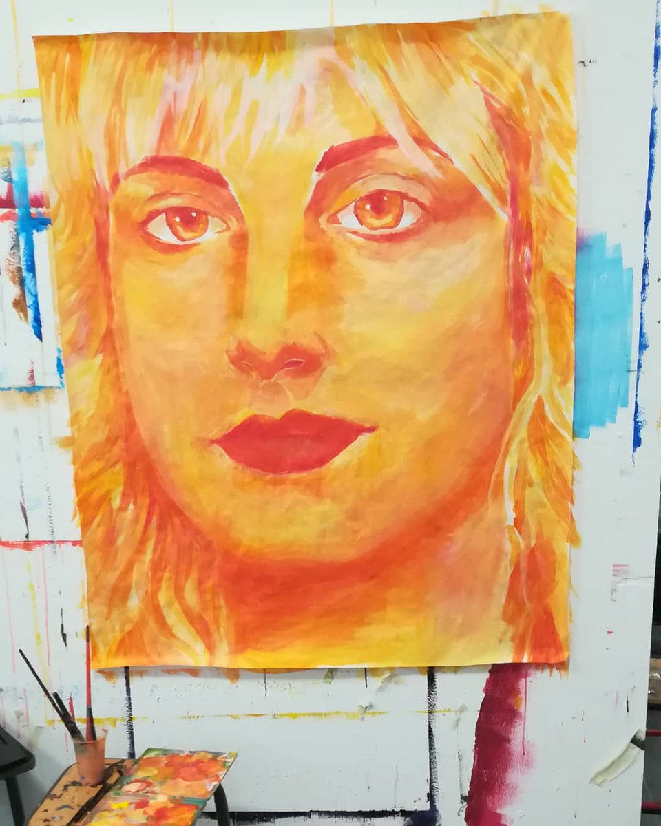 MeeloIsTrying's tweet image. Way too rainy here ☂️😣 let me bring you some sun and colors 💛 painting/portrait of @yelyahwilliams ! You're a light for a lot of people, warm colors fit you perfectly ☀️ 🌻🙂 #paramore #painting