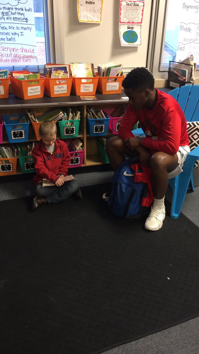 mrsknipfel_mms's tweet photo. Mexico basketball visited our second grade class this morning and listened to some readers!! #HelpingEveryoneSucceed https://t.co/PXcYVUfLHP