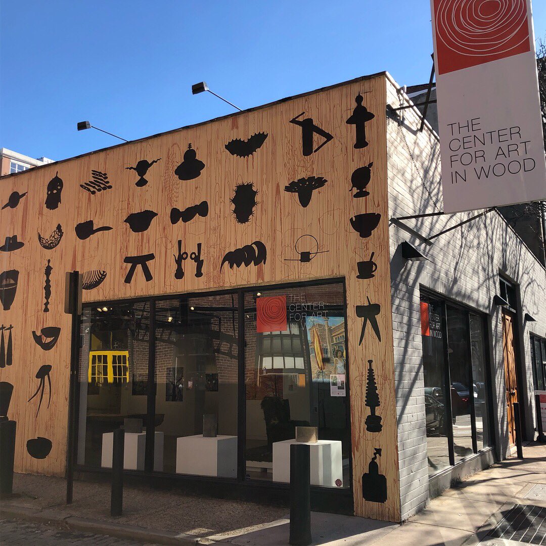 ID_Uarts's tweet photo. Intro to Industrial Design took a field trip to Old City to see a variety of ways Indistrial Design manifests itself in the world. We visited @C4AW, @artintheage, and @UBB_phila. #uarts #industrialdesign @UArts_SoD @UArts https://t.co/yjn1dgPX0Z
