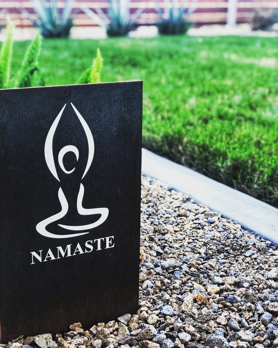 Head “om” over to the yoga lawn for #wellnesswednesday! #intersectirvine #namaste #yoga #yogalawn #workplacemeetswellness #irvine #ca #wellness #healthyliving #meditation #meditating #southerncalifornia #orangecounty