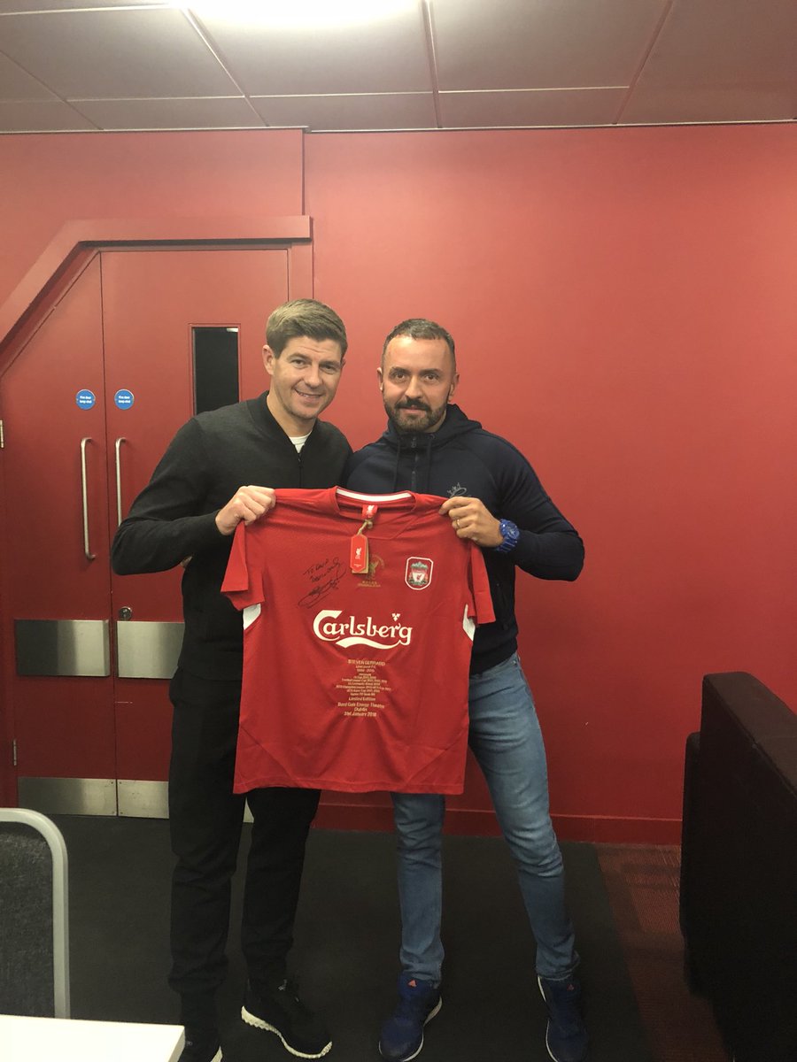 Dmhd90's tweet photo. #Stevengerrardlive ...Football Hero ๐ค https://t.co/D8Qp9lVvyC
