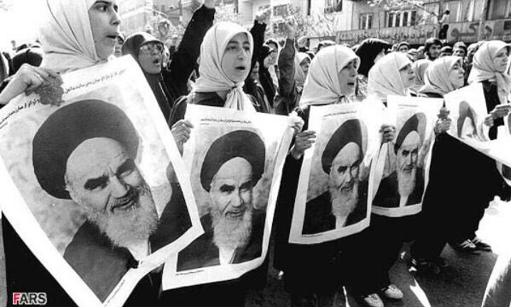 last_313's tweet photo. آنانی که بدنبال #آزادی #زن هستند #آزادی #زن را نمی خواهندبلکه #آزادی #رسیدن به #زن را می خواهند 
#دختران_خیابان_انقلاب 
#ما_حلال_زاده_ایم 
#مرگ_بر_استحاله_طلبان 
#مرگ_بر_لیبرال_ها 
#مرگ_بر_ریویزیونیست_ها https://t.co/0zYK4eGtOb