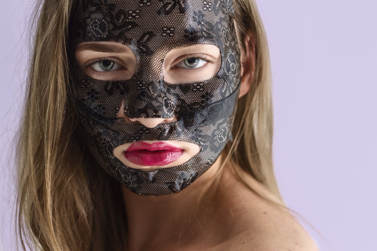 biobelleusa's tweet photo. Confidence level after using a #Glam Black Hydrogel Facial Mask: selfie with no filter 💜
#InstantRadiance #Biobelle
SHOP NOW: https://t.co/FnZHtYLoXY https://t.co/cjUE7wBbeC
