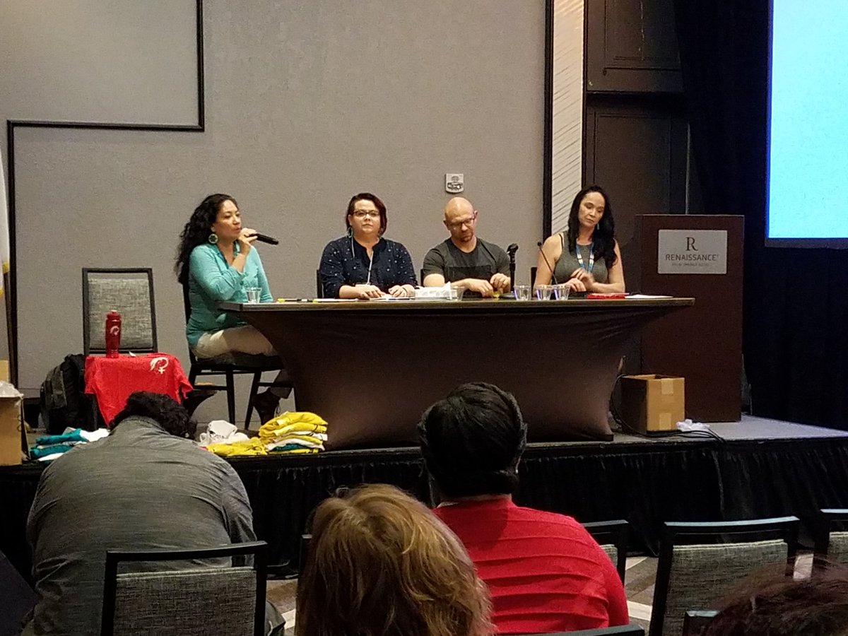 strongheartsdv's tweet image. "We shine light into darkness." #StrongHeartsToTheFront 

Ending our time at #SSRST2018 on a hopeful note. #SexTrafficking #StrongHeartsDV