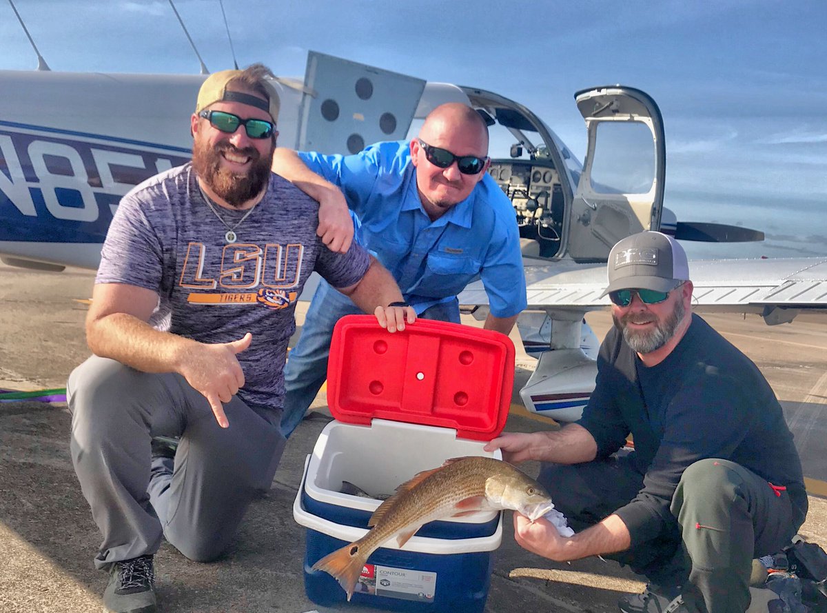 CaptainCorder's tweet photo. Great day today @hooksouth @simmsfishing @captaincorder @turnerboatworks @fishstix_rods @downsouthlures @lews_fishing #grindterminaltackle #galveston #hooksouth #captaincorder #fishing #bayfishing #airplane https://t.co/2hanj6tW8v
