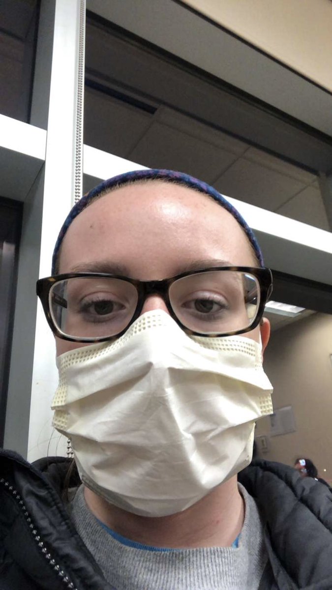 ashlyn_murray16's tweet photo. Y’all pray for my sister 😩🙏 Nothin wrong with her she just looks silly in this 😷😞💔 https://t.co/FYhqIkcuKH