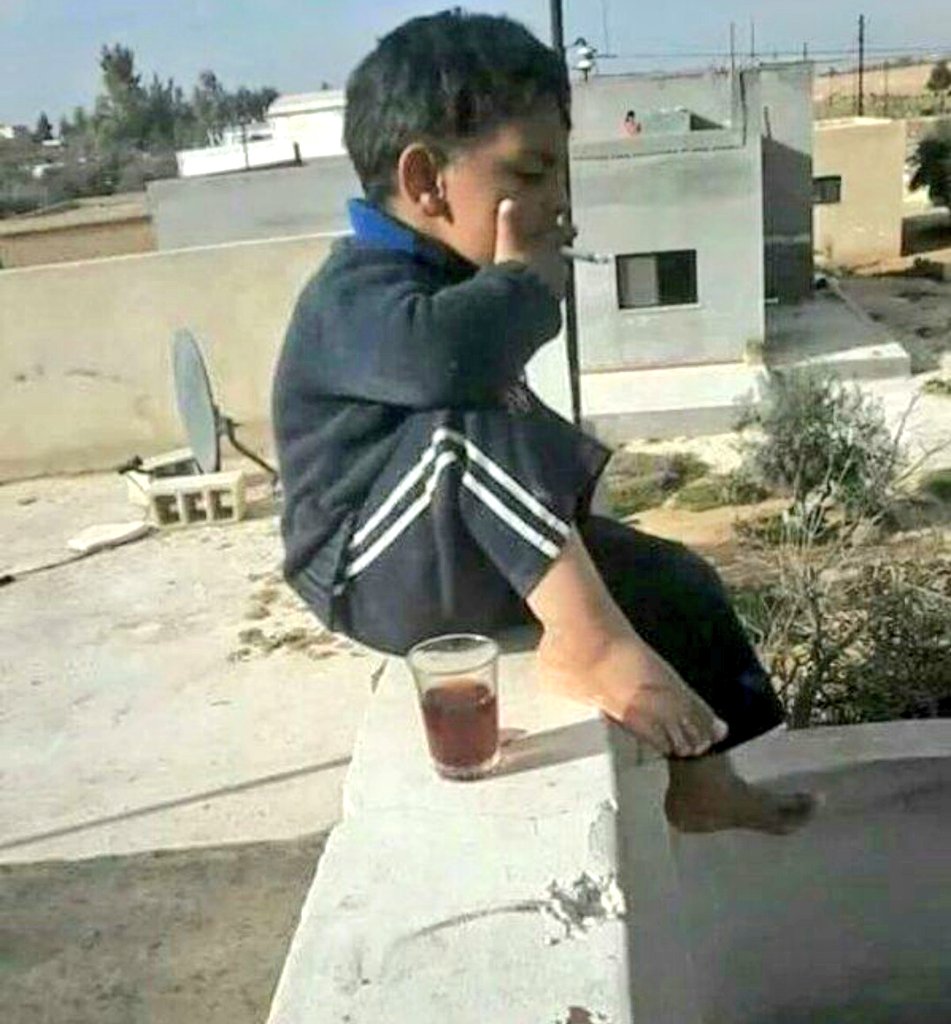 🍁

كل ماسجيت بافكاري بعيد
ماتذكرت الا سواليفي معاك 

.

بوح تحت تأثير الچاي المخدر 🌚