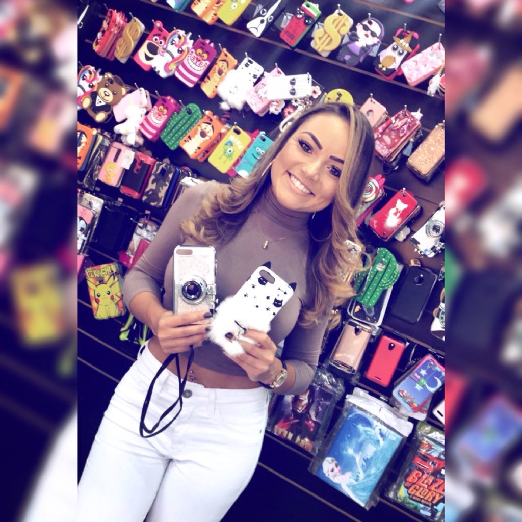 fernandaliz_'s tweet photo. OBRIGADAAAAA @icases_curitiba!!!!!
Amei os presentes 😍😍😍
Também amei conhecer a loja mais completa em acessórios para celular do centro de Curitiba 😱 quanta coisa lindaaaa!
Já queria levar tudo pra mim 😂😂😂
Apaixonada nessas cases💖
#FernandaLiz #iCases #Iphone #Iphone7plus https://t.co/SZXlC8EWc9