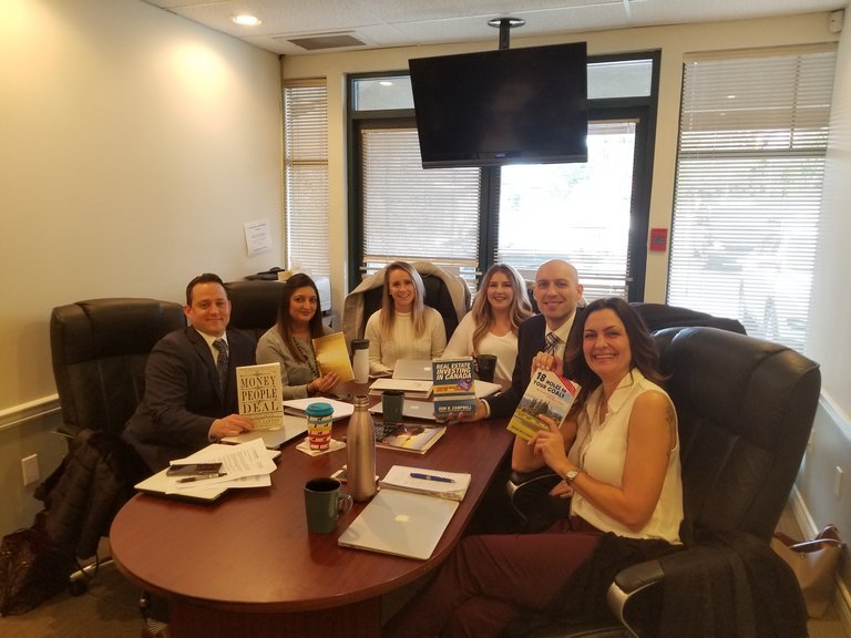 What a great team!  Platinum Key Properties Group  were the excited winners of our book giveaway, now holding all sorts of knowledge. Come learn more with us at the Expo March 3rd, and dive deeper on the 4th as a VIP. We look forward to seeing the team there! #LEAP #Investyyj