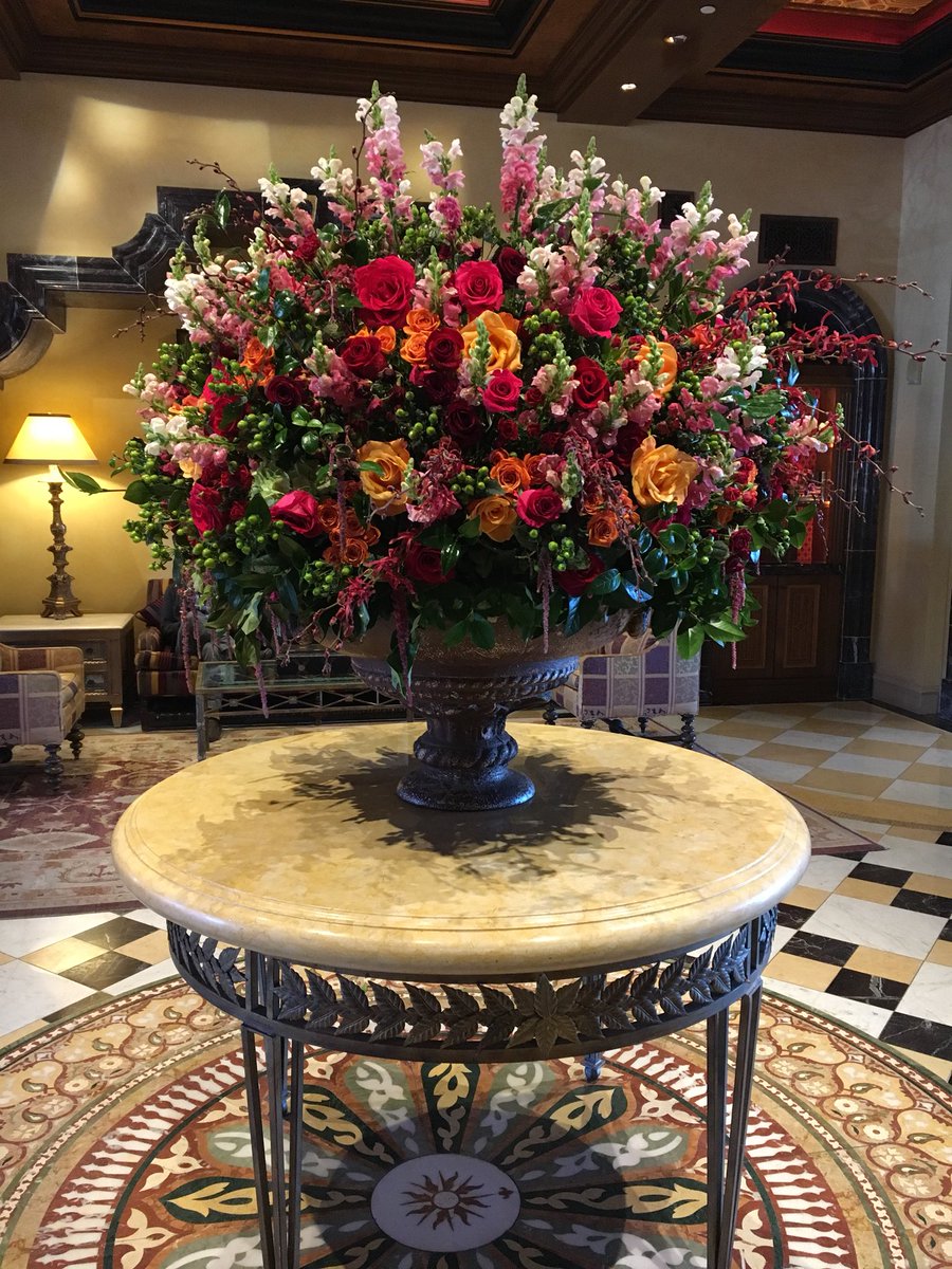 LyndeeJo's tweet photo. @FairmontGDM beautiful welcome! #HBNorCalGetsGrand https://t.co/5CQqaf65Mz
