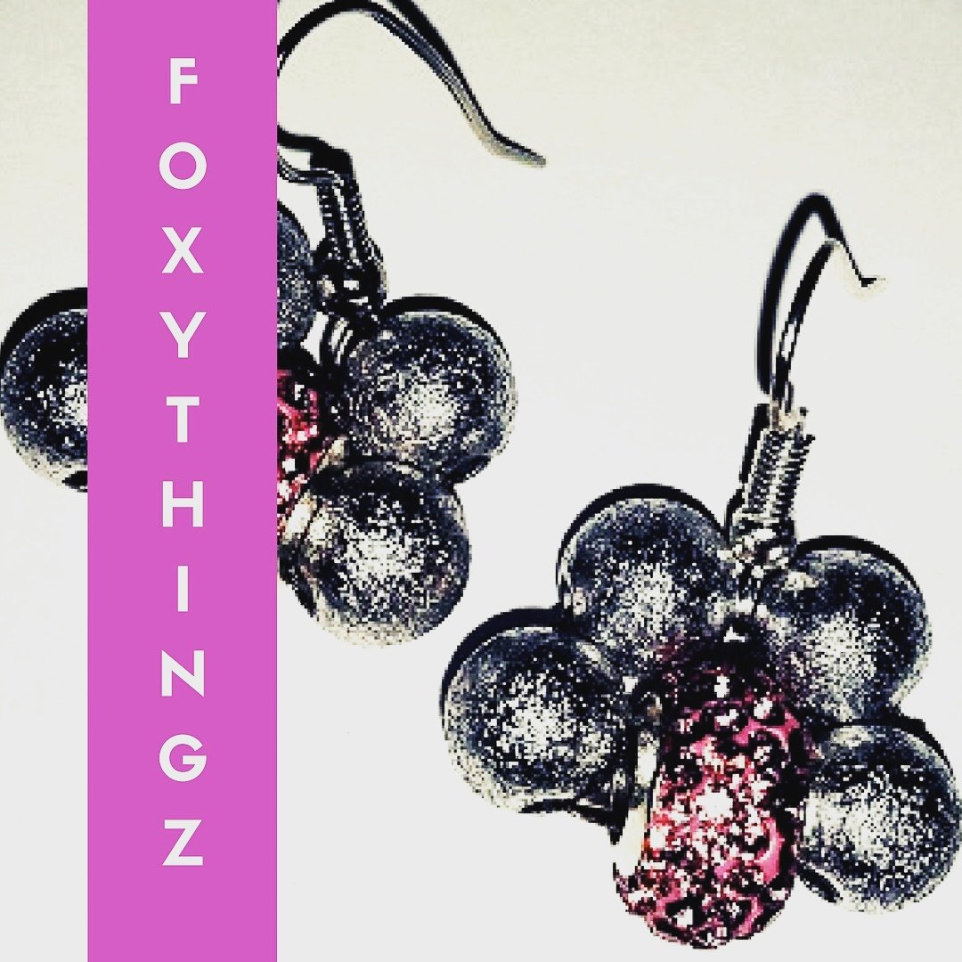 FoxyThingz's tweet photo. Let's party! 😆 #Accessories #FoxyThingz4u #GiftIdeas #GiftCards #UniqueJewelry #FunStyles #HandmadeStyles #ShopNow #Versatile #Earrings https://t.co/C3k5scbWEZ