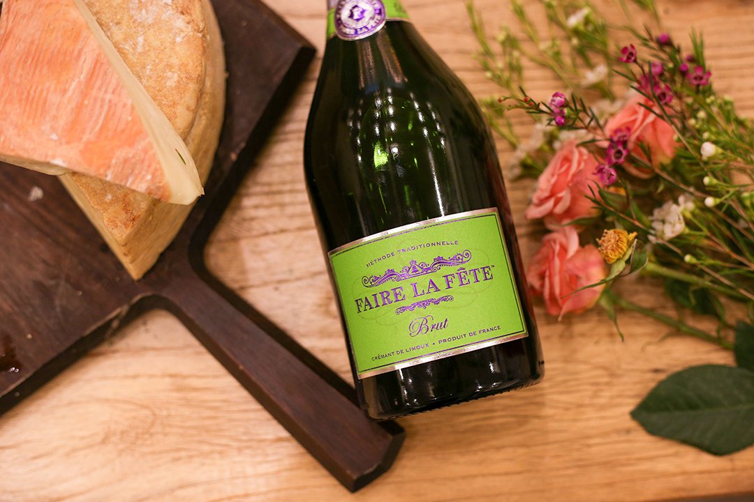 Valentine's Day makes us all bubbly inside! Dine on delectable cheese and dessert during our Valentine on the Vine event on Wednesday, February 14th. Doors open at 6:30pm. Tickets are $50 + fees online. eventbrite.com/e/valentine-on…