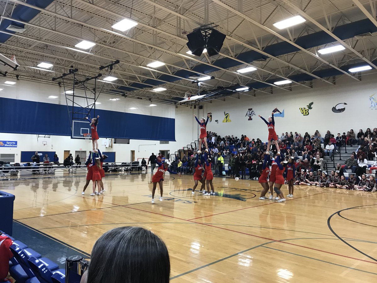 CManugo's tweet photo. Awesome halftime performance by the @IMSEagles Cheer squad! #ItsEagleTime #IMSProud https://t.co/ZOkgPMMs0h
