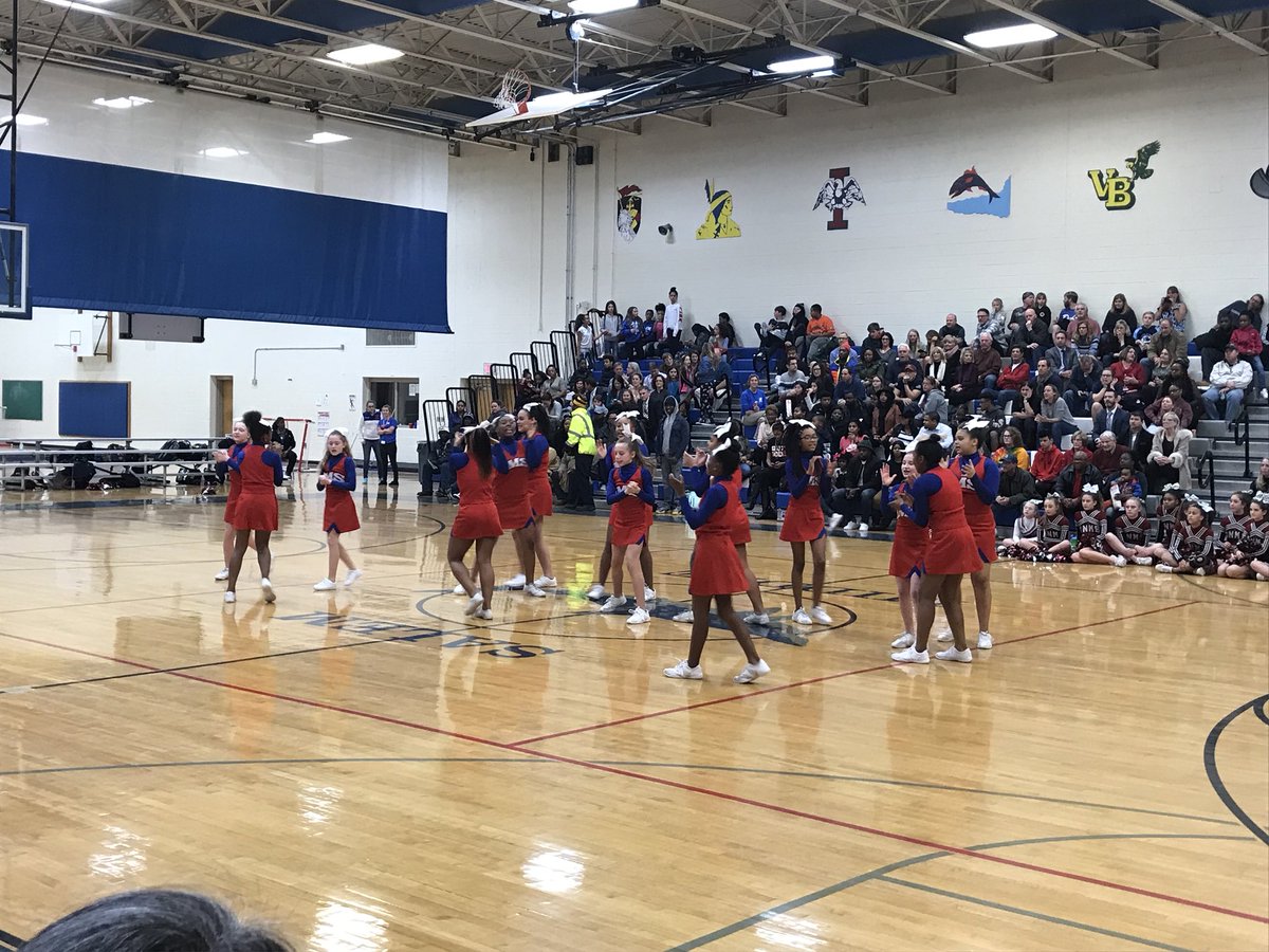 CManugo's tweet photo. Awesome halftime performance by the @IMSEagles Cheer squad! #ItsEagleTime #IMSProud https://t.co/ZOkgPMMs0h