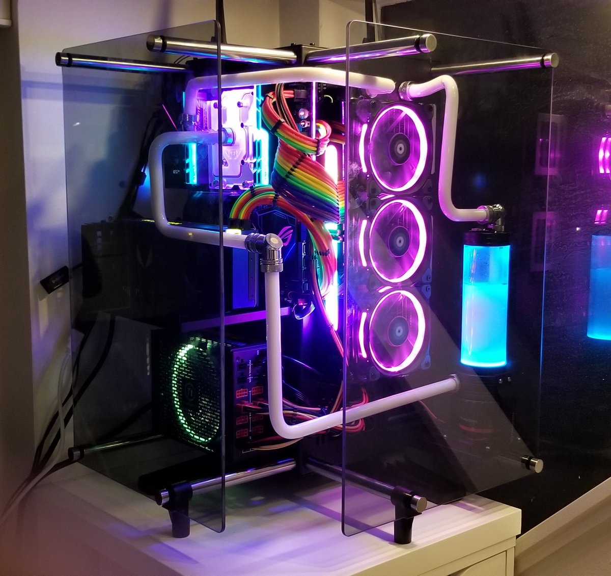 Elypse_Pink's tweet image. My new build is officially complete. Everyone, I would like to introduce you to Satoshi.