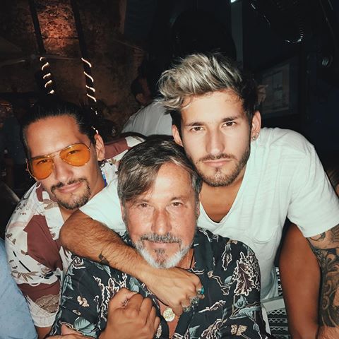 sebafr89's tweet photo. @Loca_x_PyP El del medio es el Montaner original(? https://t.co/WVorSPuBjI