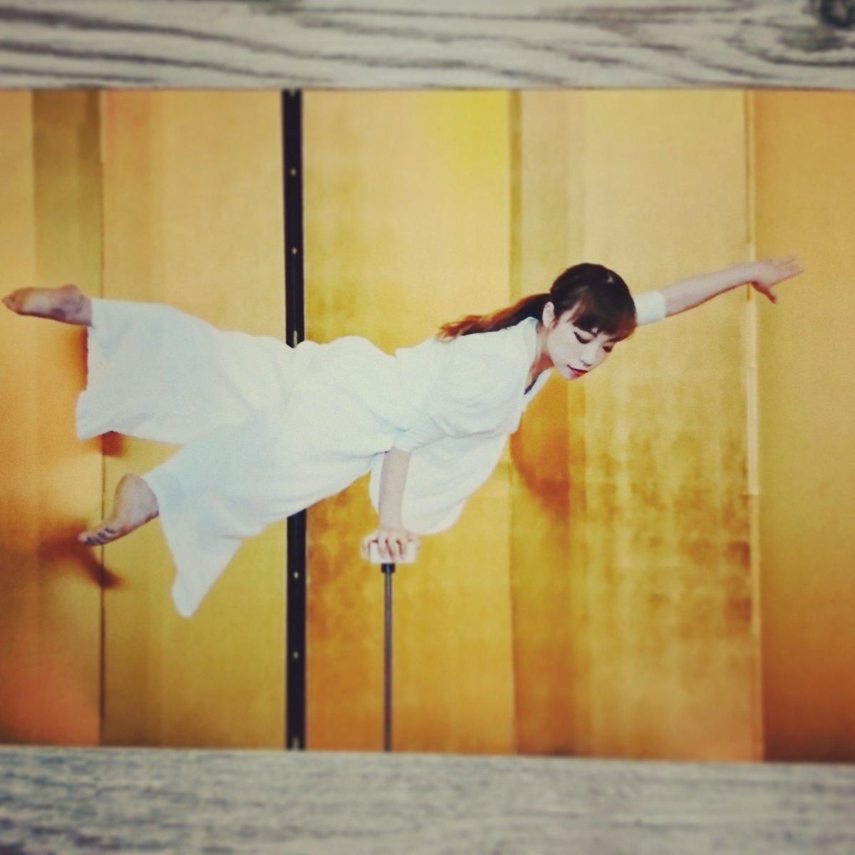 funCkna's tweet photo. 年��パーティーにて、
ソロでパフォーマンスさせて頂いたときの写真。
最中の写真はなかなか撮ってもらえないので、貴重な１枚になりました＾＾
どこを切り取っても素敵に写れるようにまた頑張ります！

kana.＊ https://t.co/zAAzC3zTxt