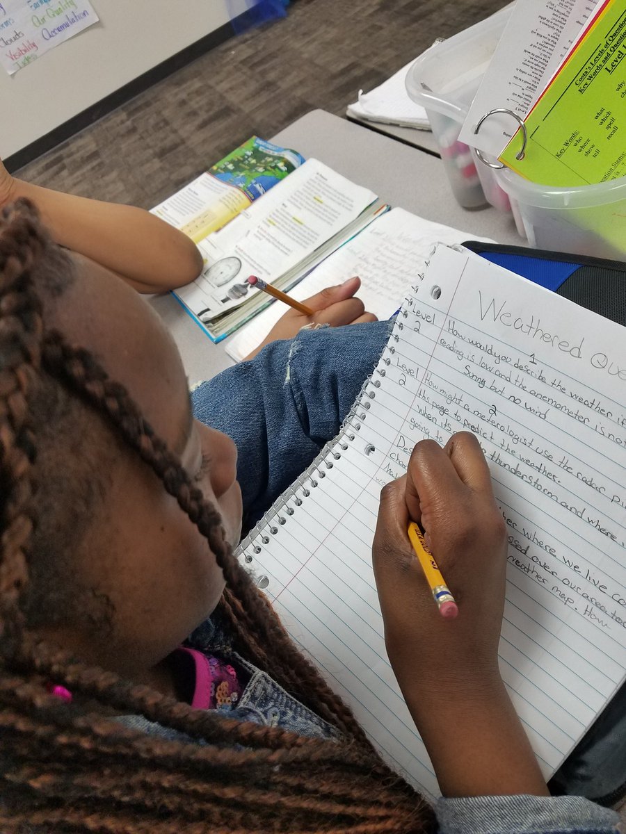CindyGarrett20's tweet photo. @CHISDCP 4th Grade Scholars analyzing what type of questions they were answering about weather. #Costa'slevelsofquestiong #takingchargeoftheirlearning #4thgraderocks https://t.co/ZTvqSi70Oq