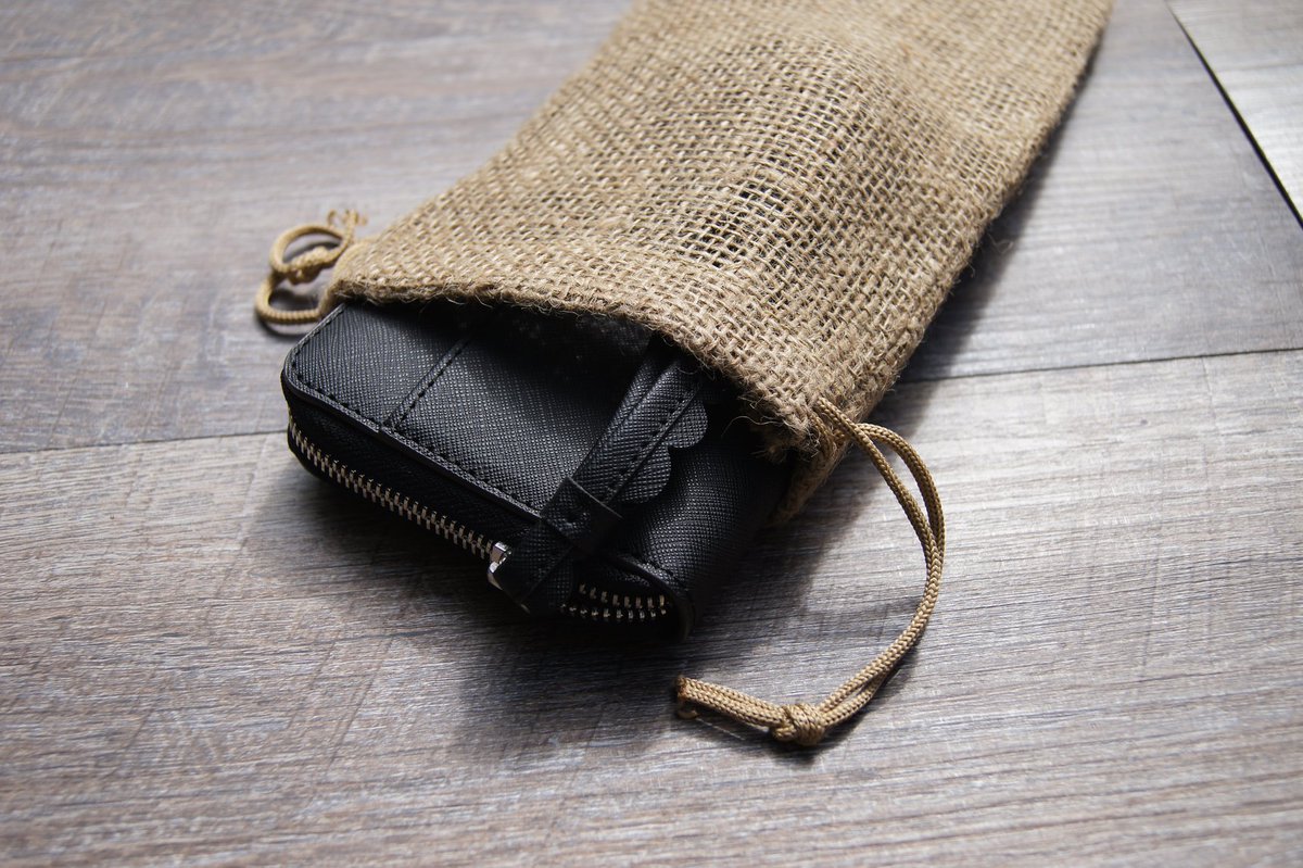 StateLineBag's tweet photo. Packaging for your products is just as important as the product itself. Packaging is the first thing a customer sees on the shelf. Our burlap bags will impress your customers! #burlap #burlapbags #bags #bagsinbulk #drawstringburlapbags https://t.co/C8taHwxdF6