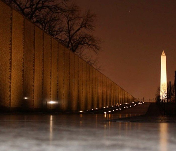 VVMF's tweet photo. 1968 was the deadliest year of the Vietnam War. More than 16,000 Americans were declared dead or MIA. The year covers 72 of 140 panels on the Vietnam Veterans Memorial, the last 37 panels on the east wall, pictured here, and last 35 of the west wall. (📸: https://t.co/taS3MwN6yi) https://t.co/Ip71mOzMZN