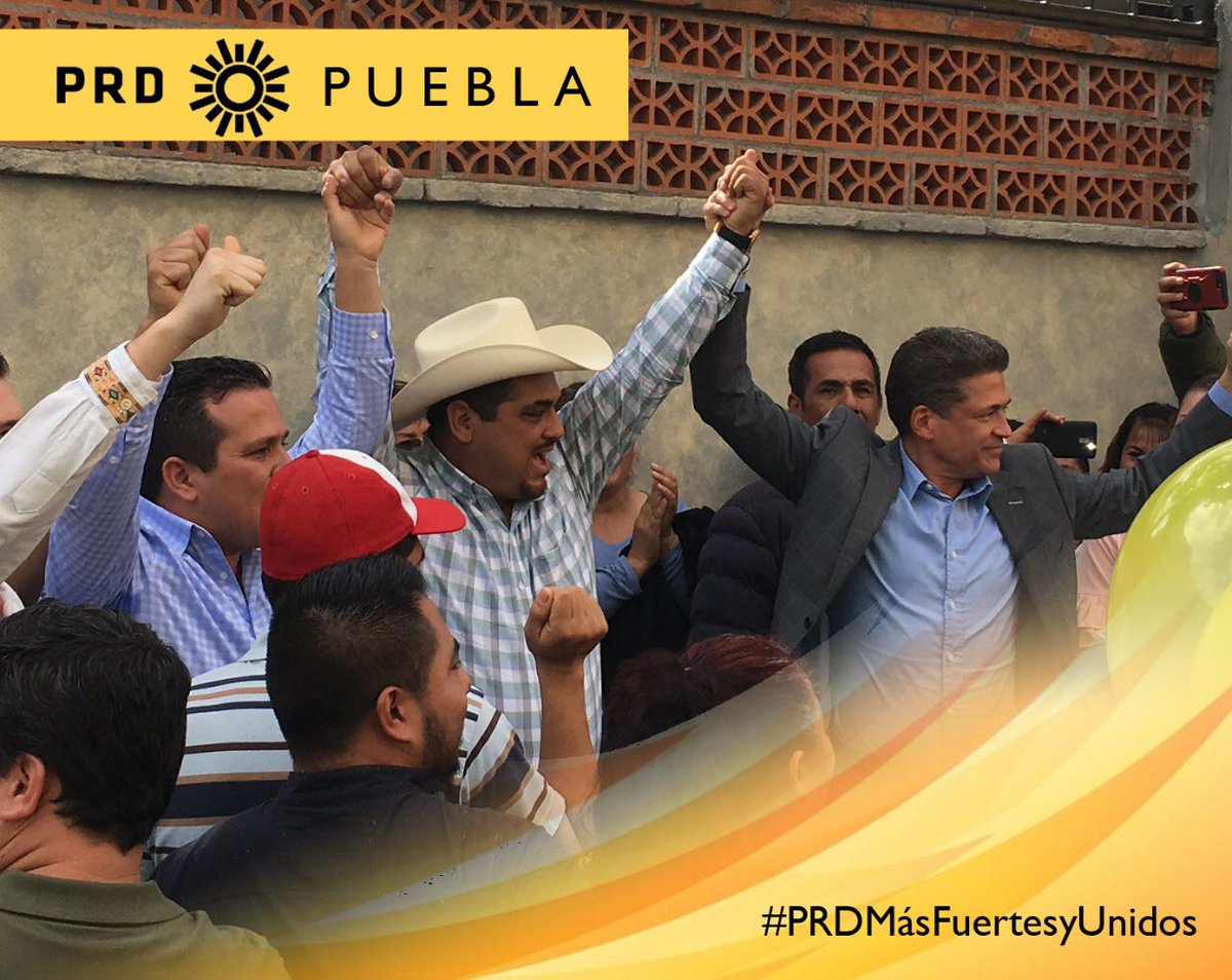 HctorMiguelOrt1's tweet photo. En el @PRD_Pue_Oficial  estamos listo para los retos que este 2018 #PRDMásFuertesyUnidos
Nuestros candidatos son los mejores perfiles y con ellos vamos con todo #PRDMásFuertesyUnidos https://t.co/LBDcfRyX0v