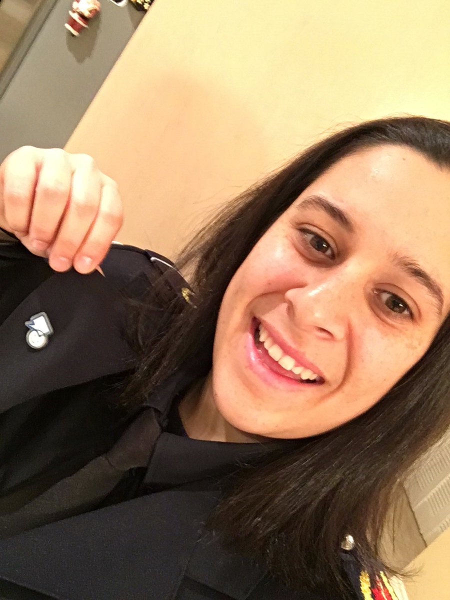 mfarm_'s tweet photo. Officially sworn is as a Paramedic with the City of Ottawa. Thank you @dianedeans for the #BellLetsTalk pin :) https://t.co/EsBv56G7UE