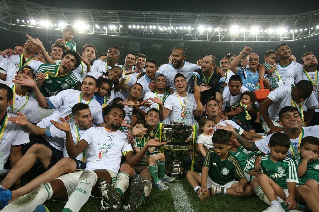 SacPaImeiras's tweet photo. “Allianz Parque é salão de festas do santos”

No antigo Palestra Itália, o Palmeiras acumulou 39 vitórias e perdeu 15 vezes para o Santos.
Já no Allianz Parque, ganhou 3, empatou duas e só perdeu uma vez!
Dentre essas 3 vitórias, 1 foi um título.

#CalmaSardinha 🤷🏼‍♀️ https://t.co/g9tHssq59N