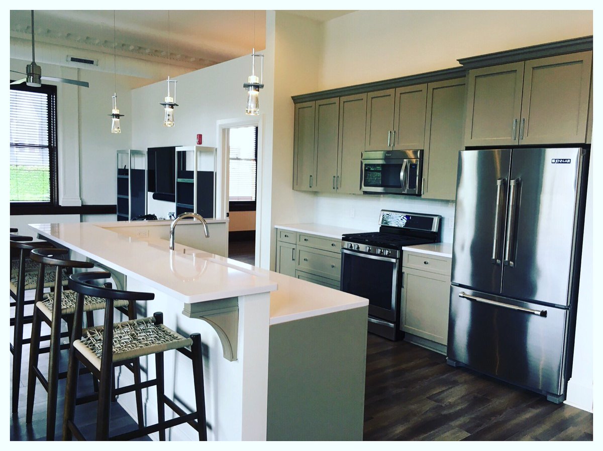 FirstAmherst's tweet photo. The Knights @ 506 Delaware 👌
#firstamherst #buffalo #luxuryliving https://t.co/MBnF3gi5l6